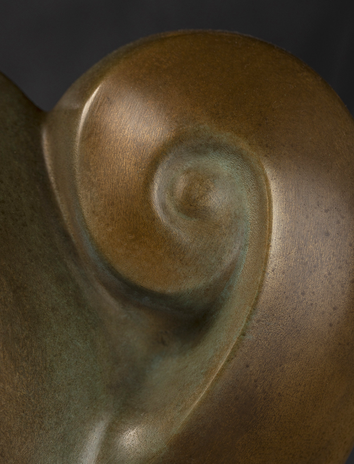 Vertical - Alice lifesize