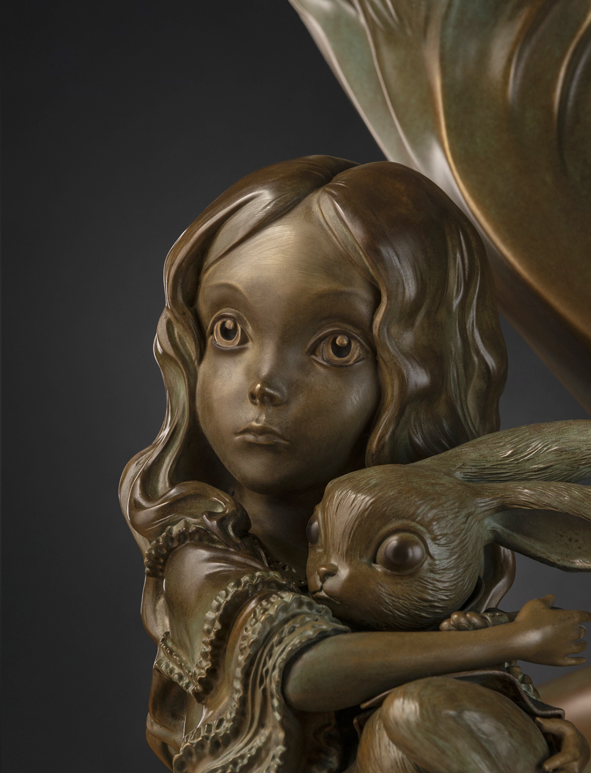 Vertical - Alice lifesize